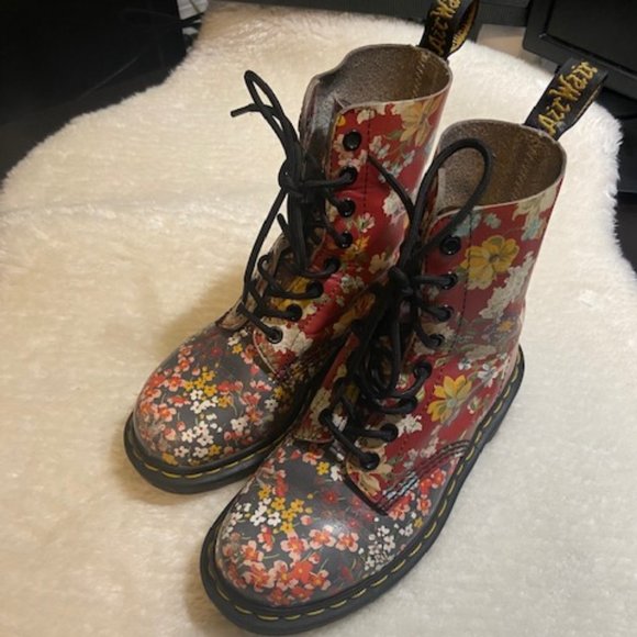 Dr.Martens Pascal Boots Size 5 US/3UK - Picture 2 of 7